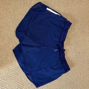 Lululemon hotty hot navy size 8 shorts